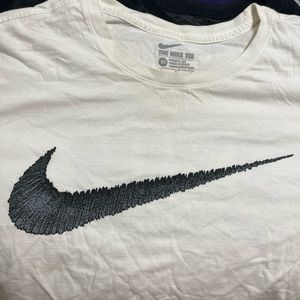 3 Nike tees